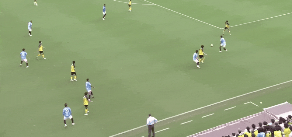 ⚽日职联半场：铃木武藏远射破门，细谷真大扳平，横滨FC暂1-1柏太阳神