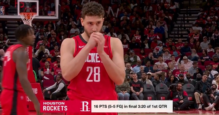 kaiyun-及时调整！火箭首节最后3分20秒5中5拿到16分 迅速迫近比分